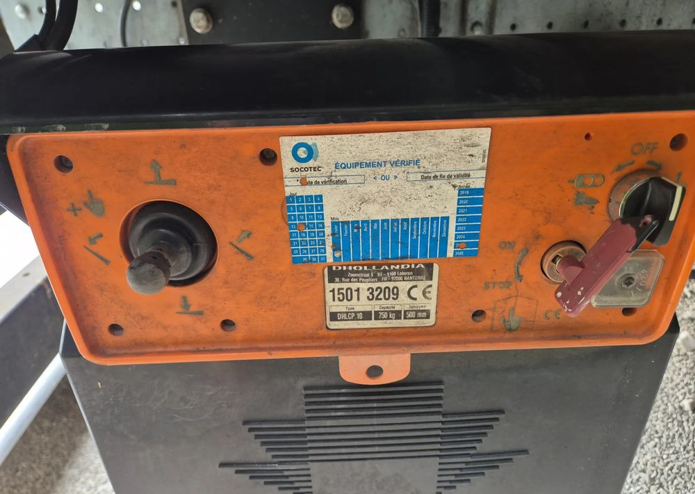 Winda Dhollandia 750kg Iveco , 2015 rok ,stan bdb! - Tail lift: picture 5 Winda Dhollandia 750kg Iveco , 2015 rok ,stan bdb! - Tail lift: picture 5