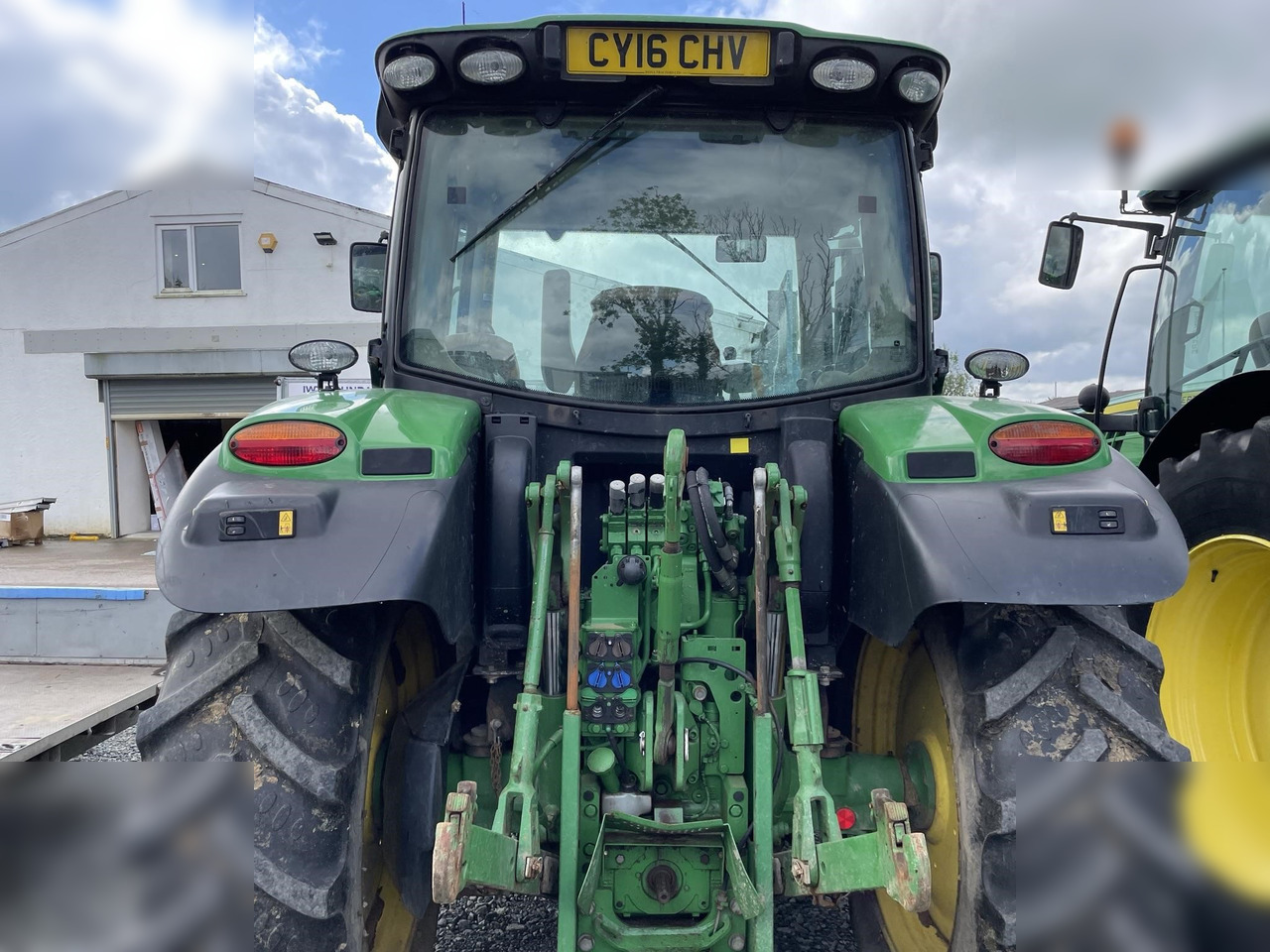 2016 JOHN DEERE 6110R - Farm tractor: picture 3 2016 JOHN DEERE 6110R - Farm tractor: picture 3