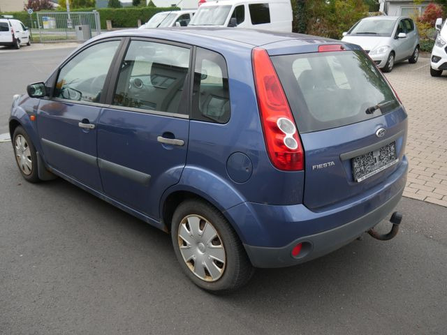 Ford Fiesta 1,3 51 kW Ambiente - Car: picture 4 Ford Fiesta 1,3 51 kW Ambiente - Car: picture 4