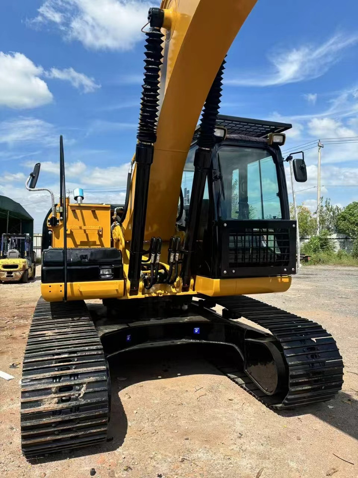 CATERPILLAR 320D2 - Crawler excavator: picture 3 CATERPILLAR 320D2 - Crawler excavator: picture 3