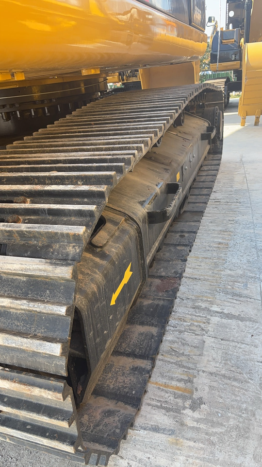 Crawler excavator CATERPILLAR 330D2L: picture 6