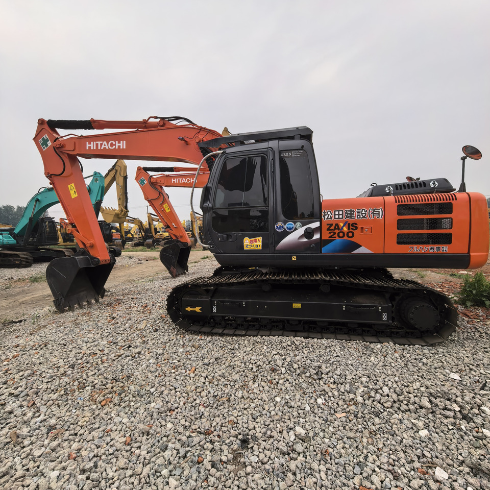 HYUNDAI zx200 japan original HYUNDAI 20 tons excavator - Crawler excavator: picture 1 HYUNDAI zx200 japan original HYUNDAI 20 tons excavator - Crawler excavator: picture 1