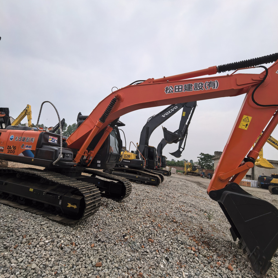 HYUNDAI zx200 japan original HYUNDAI 20 tons excavator - Crawler excavator: picture 3 HYUNDAI zx200 japan original HYUNDAI 20 tons excavator - Crawler excavator: picture 3