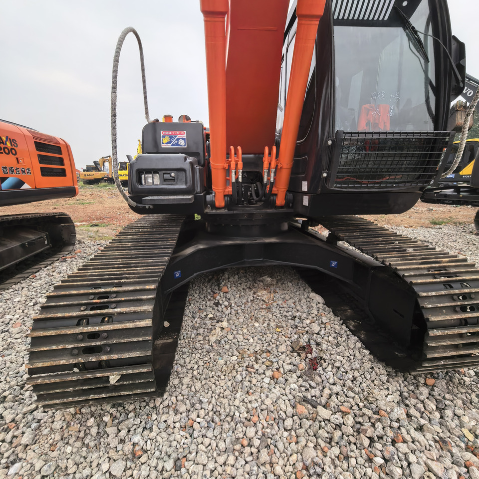 HYUNDAI zx200 japan original HYUNDAI 20 tons excavator - Crawler excavator: picture 4 HYUNDAI zx200 japan original HYUNDAI 20 tons excavator - Crawler excavator: picture 4