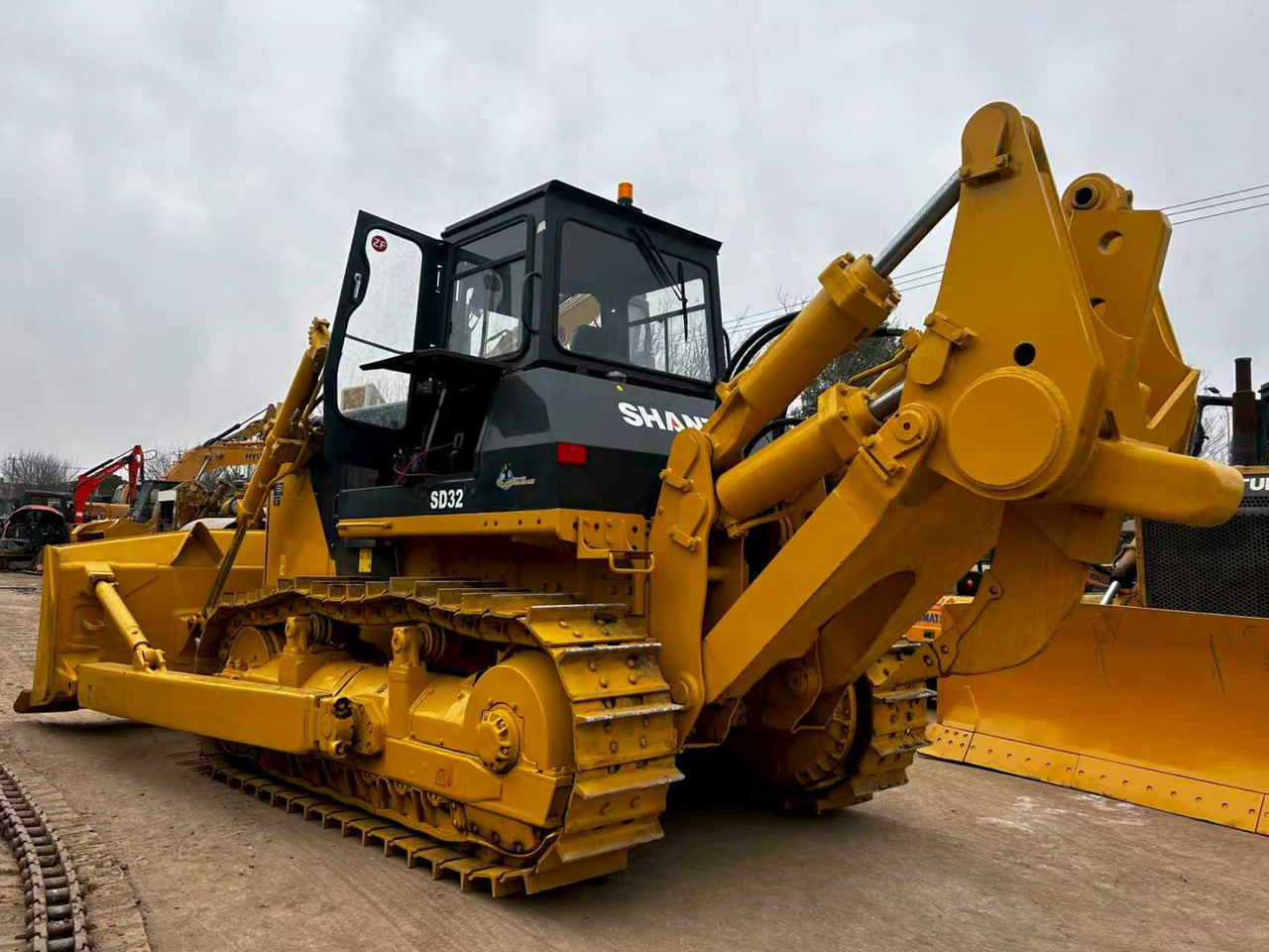 SHANTUI SD32 used bulldozer famous china brand for sale - Bulldozer: picture 3 SHANTUI SD32 used bulldozer famous china brand for sale - Bulldozer: picture 3