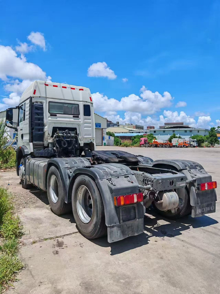 SINOTRUK howo 371,430 ,460 tractor multiple models used and stock new tractors Customizable - Tractor unit: picture 4 SINOTRUK howo 371,430 ,460 tractor multiple models used and stock new tractors Customizable - Tractor unit: picture 4