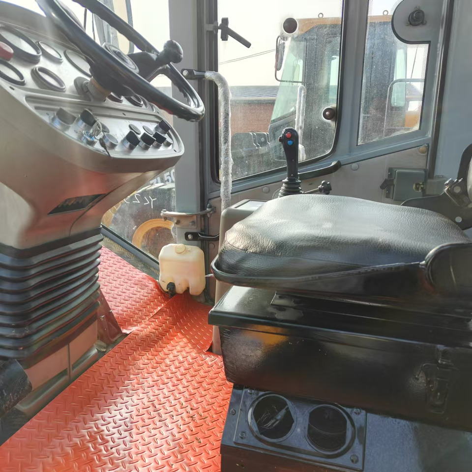 XCMG XS223J used road roller low hours factory price - Compactor: picture 4 XCMG XS223J used road roller low hours factory price - Compactor: picture 4