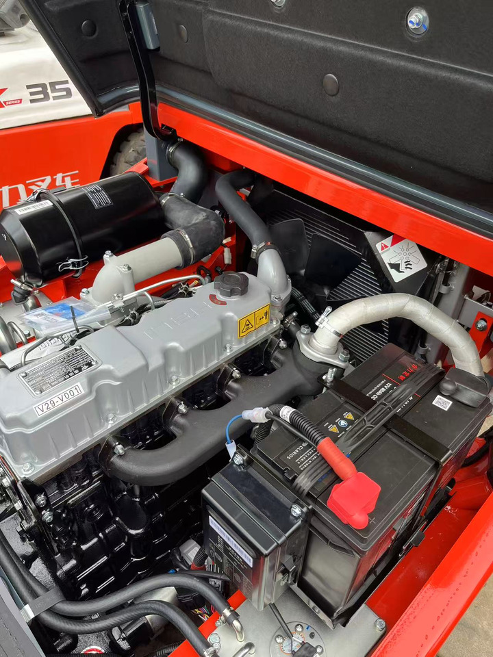 Heli brand new 2.5T diesel forklift famous China brand (Clamp available) - Diesel forklift: picture 5 Heli brand new 2.5T diesel forklift famous China brand (Clamp available) - Diesel forklift: picture 5