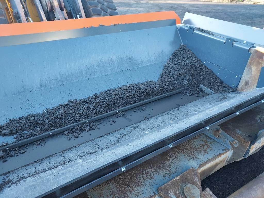 Reptail Road widener - Grader: picture 5 Reptail Road widener - Grader: picture 5