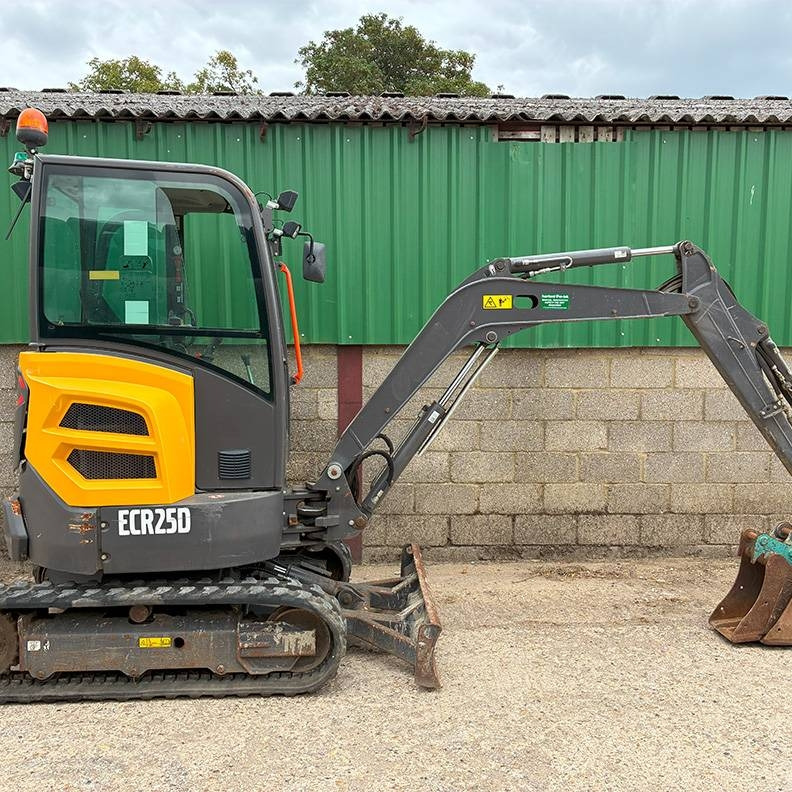 Volvo ECR25D - Mini excavator: picture 1 Volvo ECR25D - Mini excavator: picture 1