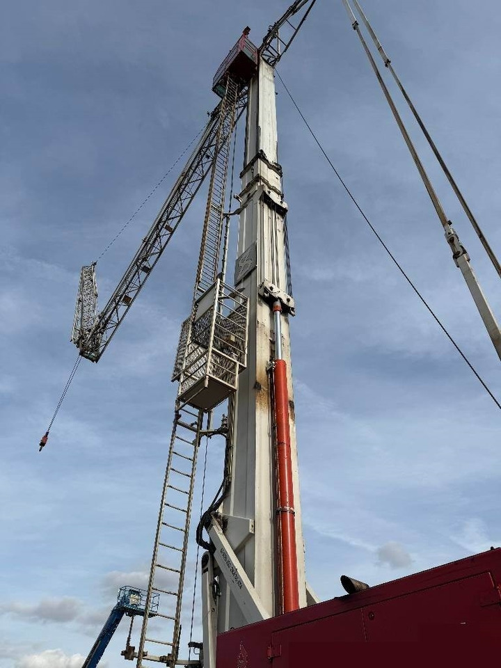 Spierings AT4 SK488 / 2006 / Klimatyzacja (2x diesel) - w Po - Self-erecting tower crane: picture 1 Spierings AT4 SK488 / 2006 / Klimatyzacja (2x diesel) - w Po - Self-erecting tower crane: picture 1