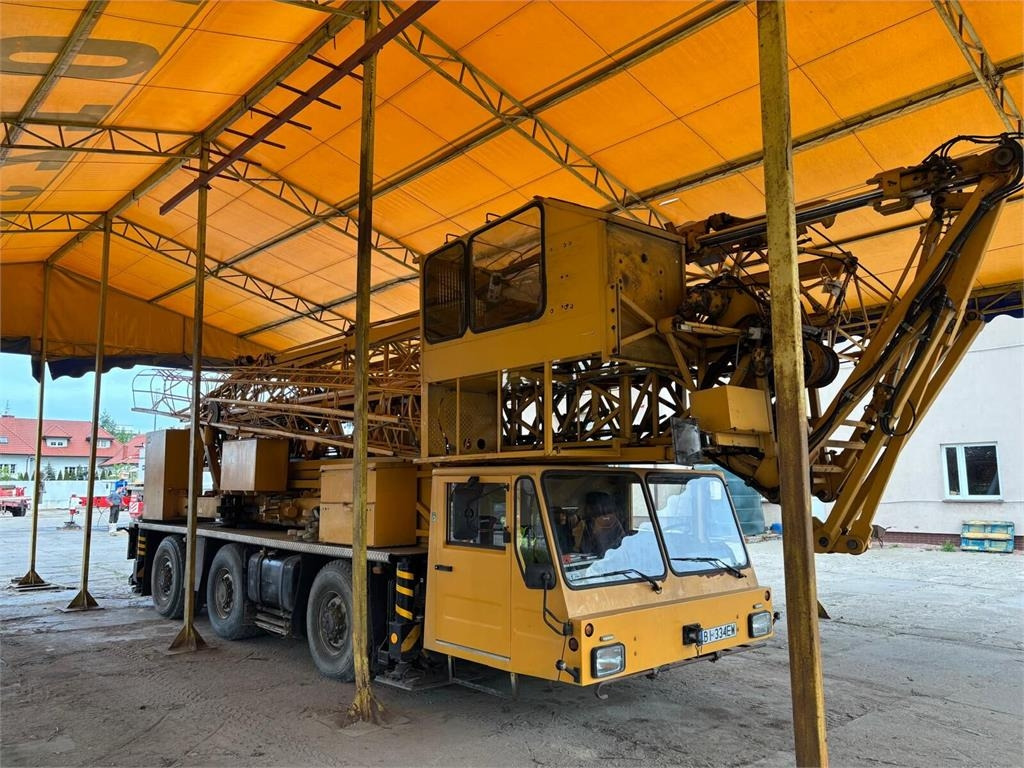Spierings SK-365 AT-3 (400V + diesel) - Self-erecting tower crane: picture 2 Spierings SK-365 AT-3 (400V + diesel) - Self-erecting tower crane: picture 2