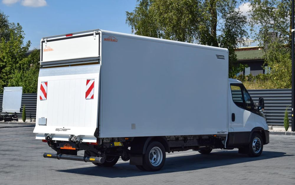 Iveco DAILY 35C16 / 2.3 - 160 KM / 3 OSOBY / DO 3,5 TONY / KONTENER / DOSTAWCZE / WINDA PALFINGER / KLIMA / 2022 / SERWISOWANY / SPROWADZONY Z NIEMIEC - Box van: picture 5 Iveco DAILY 35C16 / 2.3 - 160 KM / 3 OSOBY / DO 3,5 TONY / KONTENER / DOSTAWCZE / WINDA PALFINGER / KLIMA / 2022 / SERWISOWANY / SPROWADZONY Z NIEMIEC - Box van: picture 5