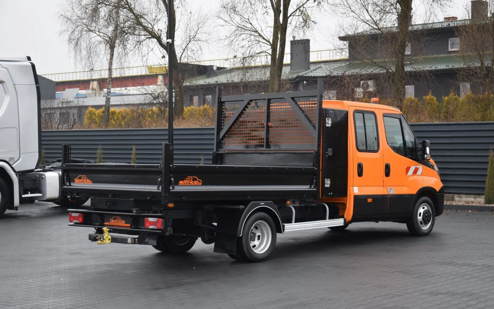 Iveco DAILY 35C16 / 2.3 - 160 KM / BRYGADÓWKA / 6 OSOBOWY / DOSTAWCZE / SKRZYNIA / KLIMA / NAWIGACJA / KAMERA COFANIA / TEMPOMAT / SERWISOWANY / SPROWADZONY - Combi van: picture 5 Iveco DAILY 35C16 / 2.3 - 160 KM / BRYGADÓWKA / 6 OSOBOWY / DOSTAWCZE / SKRZYNIA / KLIMA / NAWIGACJA / KAMERA COFANIA / TEMPOMAT / SERWISOWANY / SPROWADZONY - Combi van: picture 5