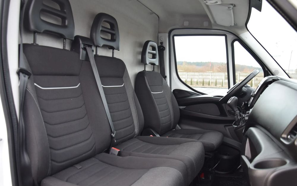 Panel van Iveco DAILY MAXI 35S14 / 2.3 - 140 KM / AUTOMAT HI-MATIC / NOWY MODEL / 3 OSOBY / DOSTAWCZE / BLASZAK / KAMERA COFANIA / TEMPOMAT / KLIMA / 2022 / SERWISOWANY / SPROWADZONY Z NIEMIEC: picture 39
