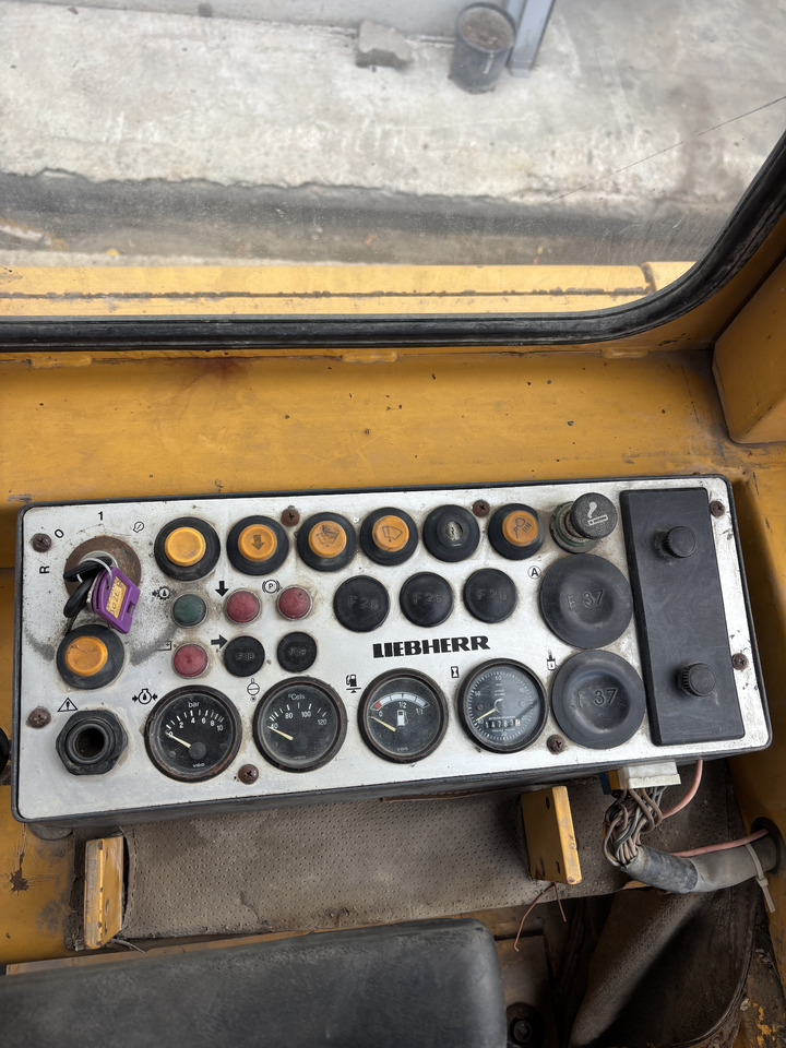 LIEBHERR PR 711 - Bulldozer: picture 3 LIEBHERR PR 711 - Bulldozer: picture 3