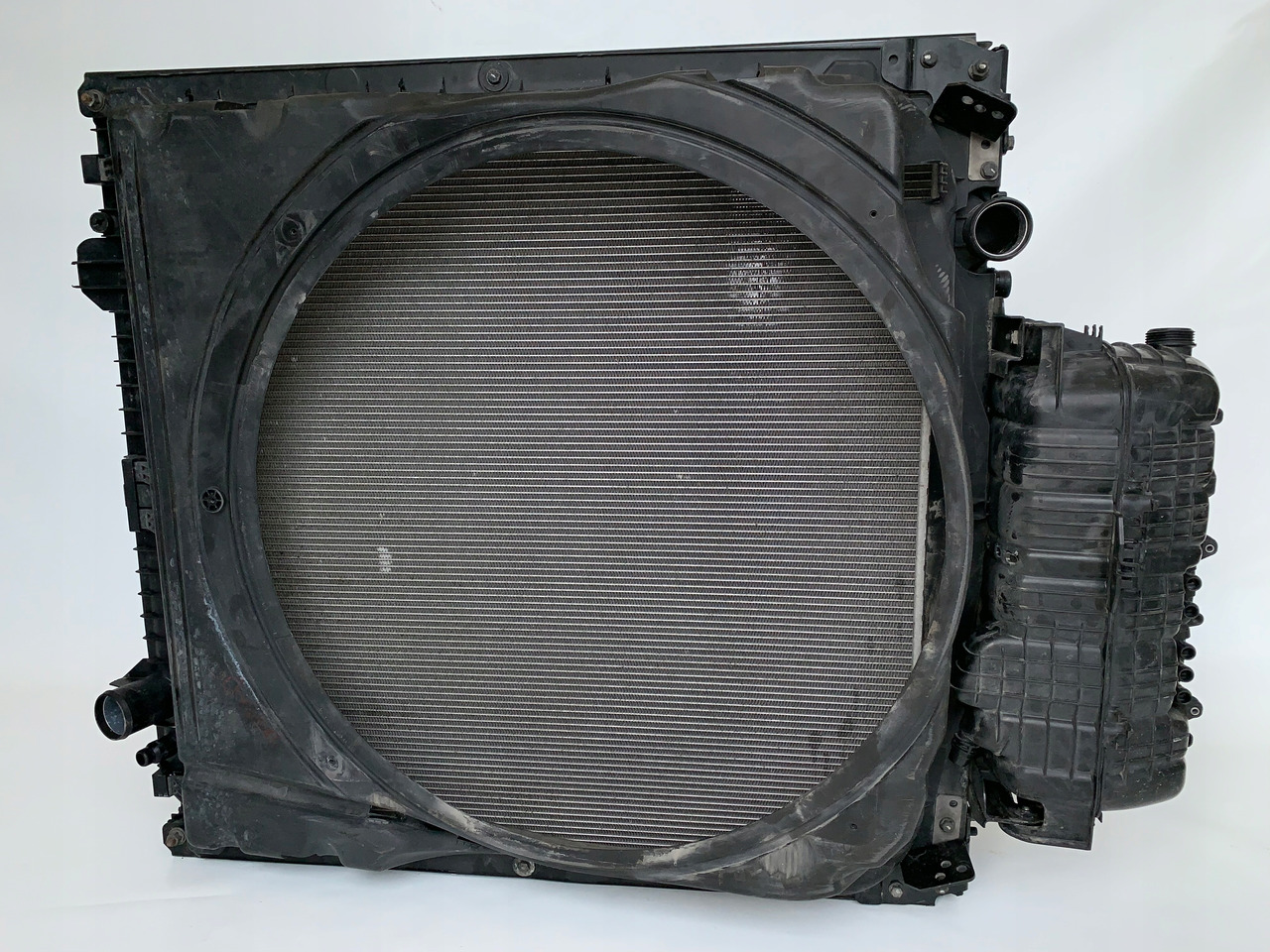 CHŁODNICA MAN TGX EURO 6 NR 1071 - Radiator for Truck: picture 1 CHŁODNICA MAN TGX EURO 6 NR 1071 - Radiator for Truck: picture 1