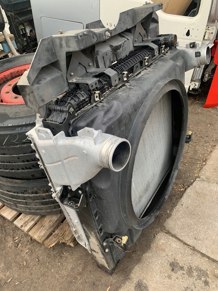 CHŁODNICA WODY POWIETRZA MERCEDES ACTROS MP4 MP 4 - Radiator for Truck: picture 4 CHŁODNICA WODY POWIETRZA MERCEDES ACTROS MP4 MP 4 - Radiator for Truck: picture 4