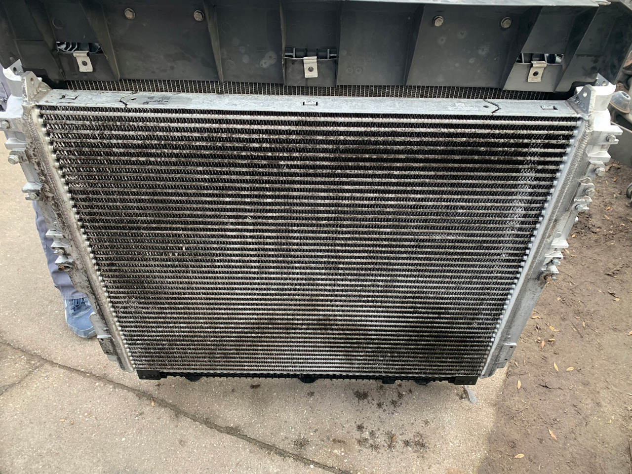 CHŁODNICA WODY POWIETRZA MERCEDES ACTROS MP4 MP 4 - Radiator for Truck: picture 2 CHŁODNICA WODY POWIETRZA MERCEDES ACTROS MP4 MP 4 - Radiator for Truck: picture 2