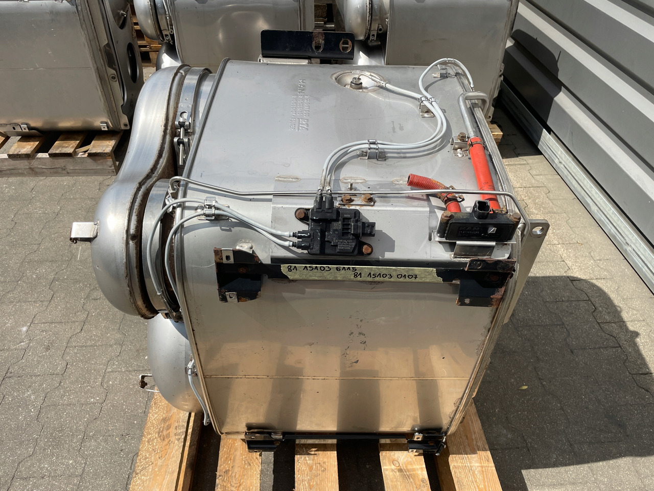 KATALIZATOR MAN TGX TGS EURO 6 DPF TŁUMIK WYDECH 81151036115 - Catalytic converter for Truck: picture 2 KATALIZATOR MAN TGX TGS EURO 6 DPF TŁUMIK WYDECH 81151036115 - Catalytic converter for Truck: picture 2