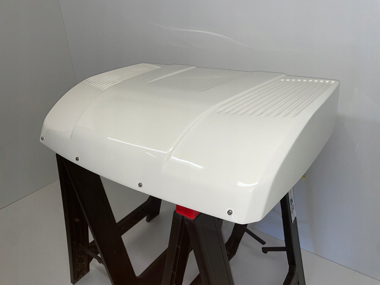 KLIMATYZACJA MAN SCANIA WAECO RT880 RT 880 - A/C compressor for Truck: picture 3 KLIMATYZACJA MAN SCANIA WAECO RT880 RT 880 - A/C compressor for Truck: picture 3