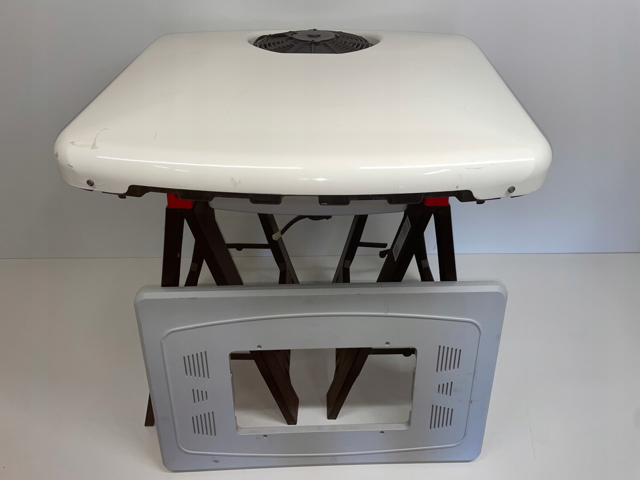 KLIMATYZACJA SLIMCOOL FACTORY PREP DAF MAN SCANIA - A/C compressor for Truck: picture 1 KLIMATYZACJA SLIMCOOL FACTORY PREP DAF MAN SCANIA - A/C compressor for Truck: picture 1