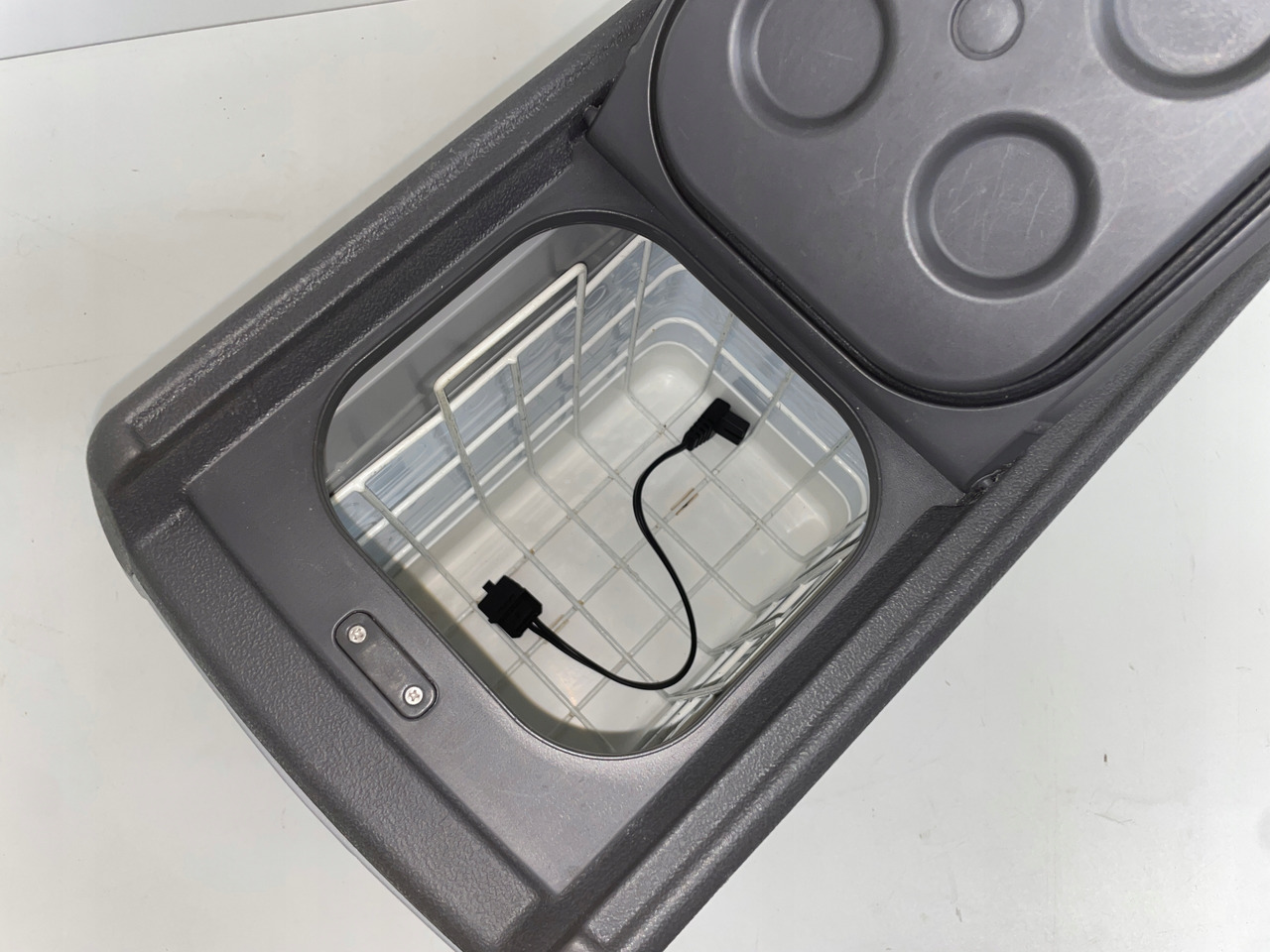 LODÓWKA CHŁODZIARKA MERCEDES 17000157 A9678300060 ZGS 120 24V - Cab and interior for Truck: picture 3 LODÓWKA CHŁODZIARKA MERCEDES 17000157 A9678300060 ZGS 120 24V - Cab and interior for Truck: picture 3