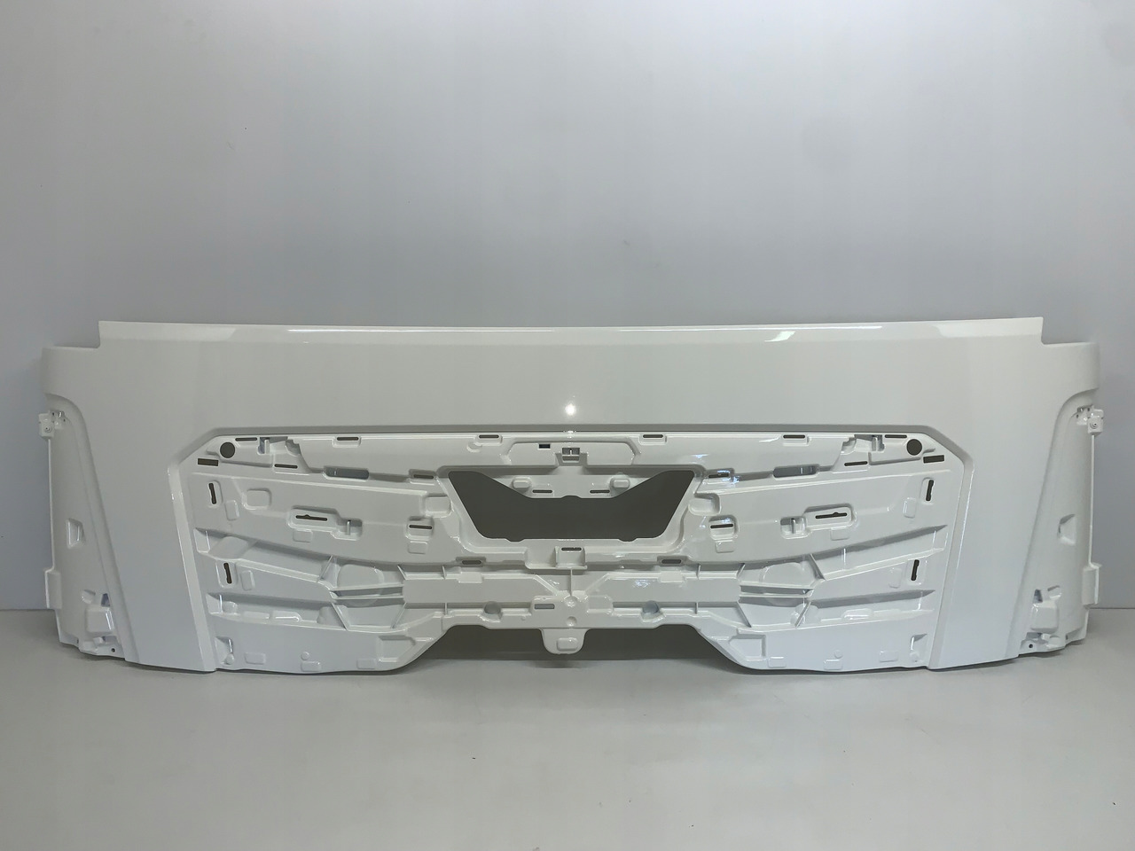 MASKA ATRAPA MAN TGL TGM TG3 TGS NOWY MODEL 2021 RAL 9010 - Hood for Truck: picture 1 MASKA ATRAPA MAN TGL TGM TG3 TGS NOWY MODEL 2021 RAL 9010 - Hood for Truck: picture 1