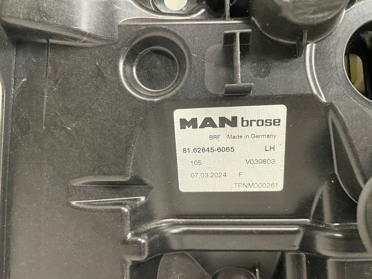 MECHANIZM PODNOSZENIA SZYB MAN TGS TGX TGL 3 TG3 81626456065 - Door and parts for Truck: picture 3 MECHANIZM PODNOSZENIA SZYB MAN TGS TGX TGL 3 TG3 81626456065 - Door and parts for Truck: picture 3