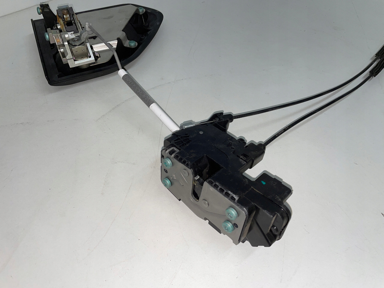 PRAWY CENTRALNY ZAMEK , KLAMKA LINKA MAN TGS TGX TGL TGM 3 TG3 - Door and parts for Truck: picture 2 PRAWY CENTRALNY ZAMEK , KLAMKA LINKA MAN TGS TGX TGL TGM 3 TG3 - Door and parts for Truck: picture 2