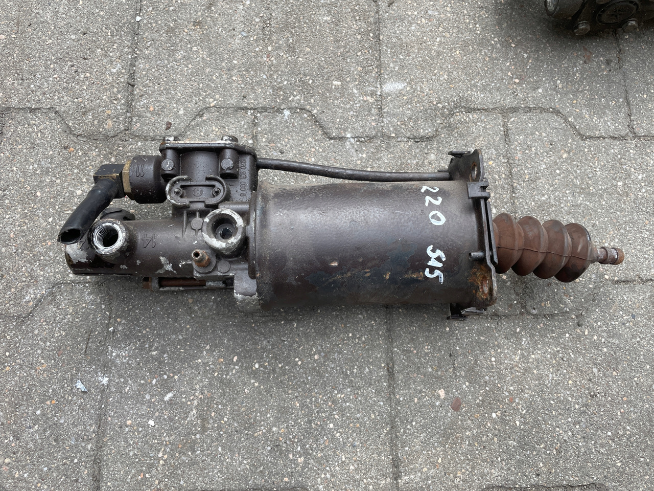 WYBIERAK SKRZYNI BIEGÓW WYSPRZĘGLIK ZAWÓR MAN TGA TGS TGX 9700514127 - Clutch cylinder for Truck: picture 1 WYBIERAK SKRZYNI BIEGÓW WYSPRZĘGLIK ZAWÓR MAN TGA TGS TGX 9700514127 - Clutch cylinder for Truck: picture 1