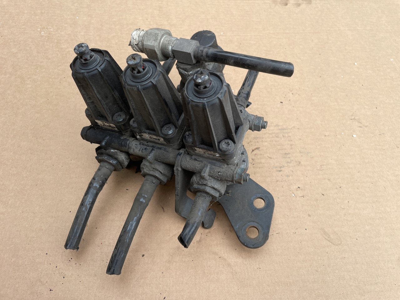 ZAWÓR REDUKCUJNY REDUKTOR CIŚNIENIA MAN TGA TGX TGS 4750103000 - Air suspension for Truck: picture 1 ZAWÓR REDUKCUJNY REDUKTOR CIŚNIENIA MAN TGA TGX TGS 4750103000 - Air suspension for Truck: picture 1