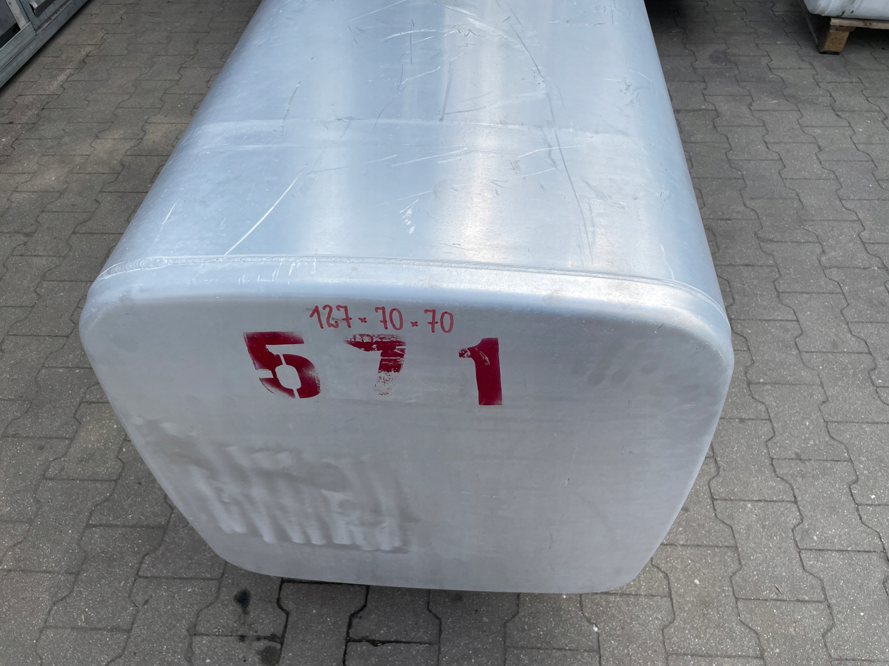 ZBIORNIK PALIWA 560 L IVECO STRALIS HI WAY - Fuel tank for Truck: picture 3 ZBIORNIK PALIWA 560 L IVECO STRALIS HI WAY - Fuel tank for Truck: picture 3