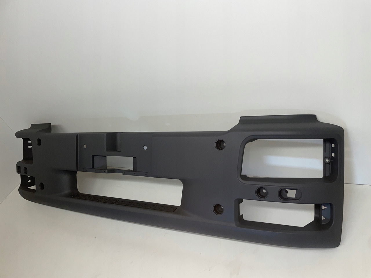 ZDERZAK MAN TGM SZEROKI 81416100354 - Bumper for Truck: picture 3 ZDERZAK MAN TGM SZEROKI 81416100354 - Bumper for Truck: picture 3