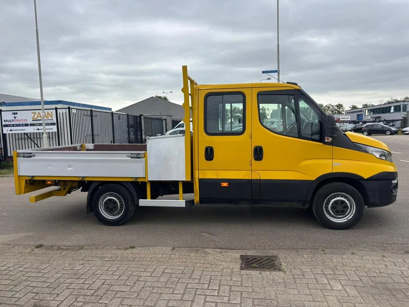 Iveco Daily 35S12 - Flatbed van: picture 4 Iveco Daily 35S12 - Flatbed van: picture 4