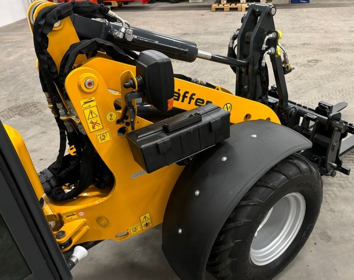 Schäffer 2430 HD - Compact loader: picture 3 Schäffer 2430 HD - Compact loader: picture 3