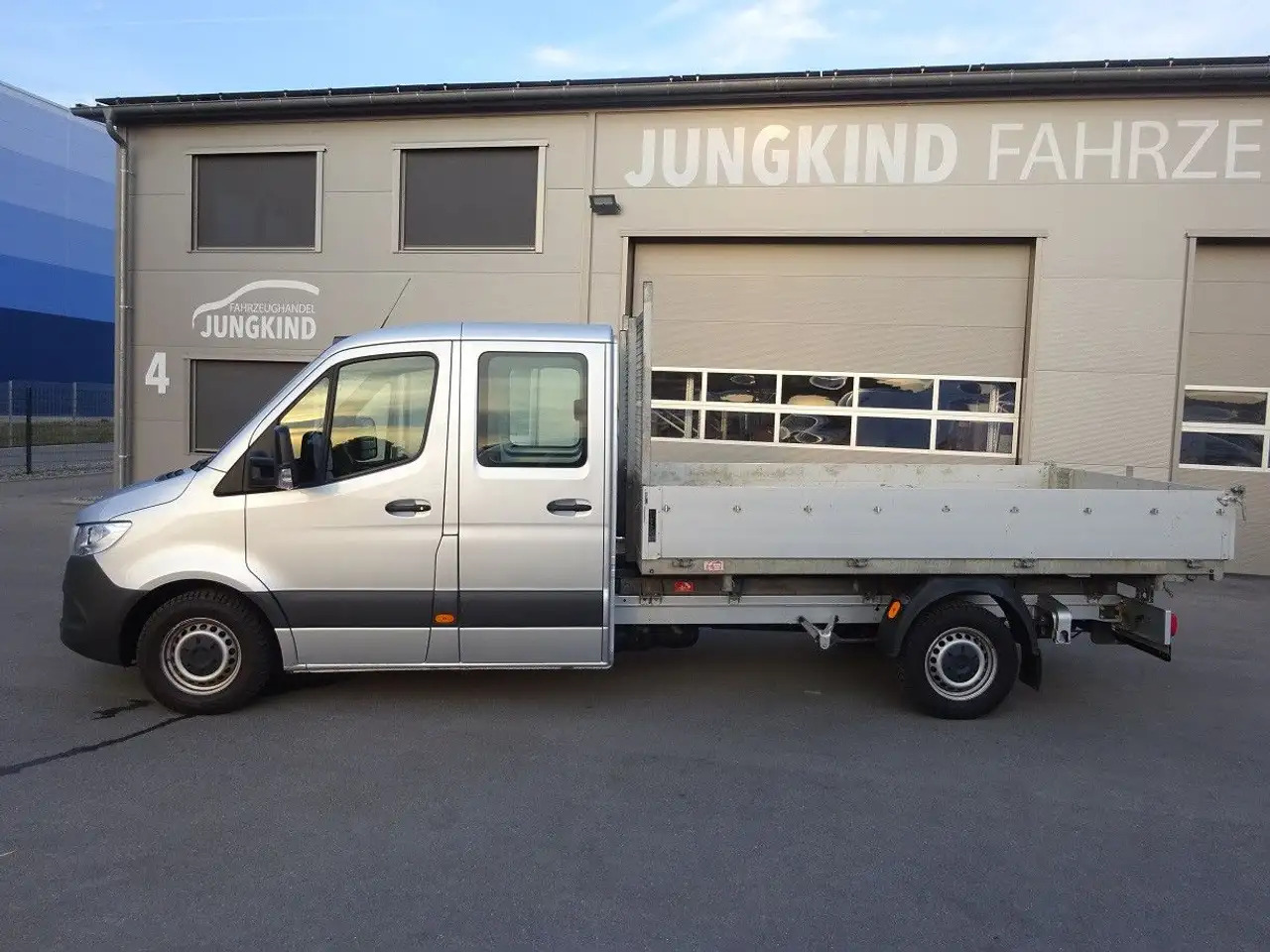 Mercedes-Benz Sprinter 319 CDI DoKa Maxi Kipper AHK 2,8t - Flatbed van, Combi van: picture 1 Mercedes-Benz Sprinter 319 CDI DoKa Maxi Kipper AHK 2,8t - Flatbed van, Combi van: picture 1