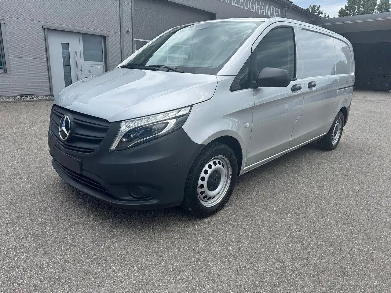 Mercedes-Benz Vito 114 CDI Kompakt Silber Klima Bott - Panel van: picture 1 Mercedes-Benz Vito 114 CDI Kompakt Silber Klima Bott - Panel van: picture 1