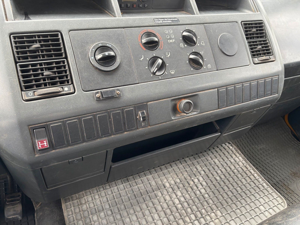 Dropside/ Flatbed truck MAN 8.224 L 2000: picture 10