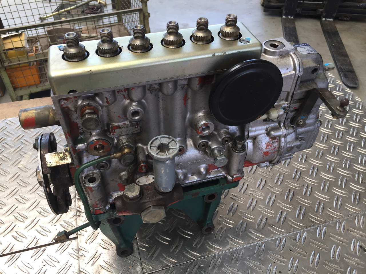 Neuwertige Einspritzpumpe D 70 B Radlader VOLVO, Artikel - Nr. : 0 401 876 187 - Fuel pump for Truck: picture 1 Neuwertige Einspritzpumpe D 70 B Radlader VOLVO, Artikel - Nr. : 0 401 876 187 - Fuel pump for Truck: picture 1