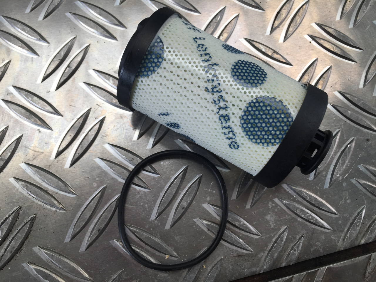 Neuwertiger MAN TGA, TGX, TGS Hydrauliköl - Filtereinsatz, Artikel - Nr. : 81.67506 - 6020 - Hydraulic filter for Truck: picture 1 Neuwertiger MAN TGA, TGX, TGS Hydrauliköl - Filtereinsatz, Artikel - Nr. : 81.67506 - 6020 - Hydraulic filter for Truck: picture 1