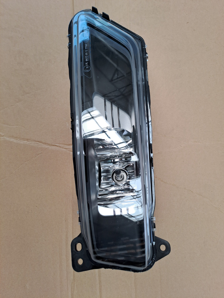 Neuwertiger Nebelscheinwerfer MAN TG3 rechts, Artikel - Nr. : 81.25204 - 0002 / 0001 - Fog light for Truck: picture 1 Neuwertiger Nebelscheinwerfer MAN TG3 rechts, Artikel - Nr. : 81.25204 - 0002 / 0001 - Fog light for Truck: picture 1