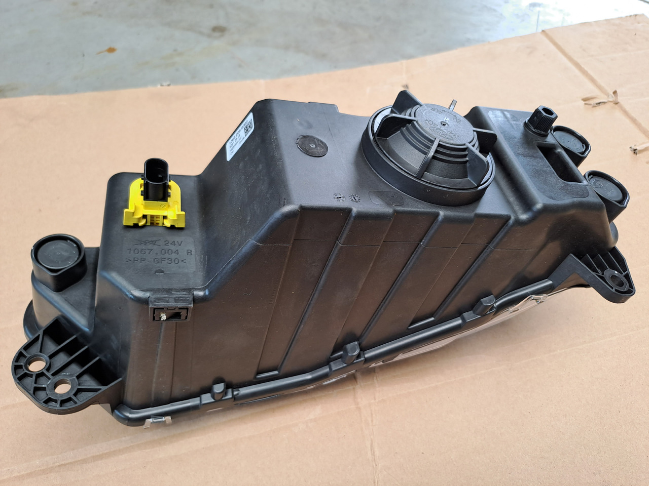 Neuwertiger Nebelscheinwerfer MAN TG3 rechts, Artikel - Nr. : 81.25204 - 0002 / 0001 - Fog light for Truck: picture 5 Neuwertiger Nebelscheinwerfer MAN TG3 rechts, Artikel - Nr. : 81.25204 - 0002 / 0001 - Fog light for Truck: picture 5