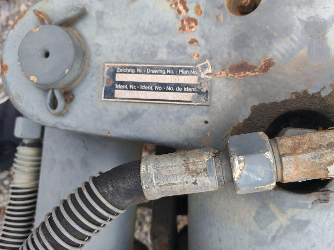 Grajfer za bager 12-20 tona - Clamshell bucket: picture 2 Grajfer za bager 12-20 tona - Clamshell bucket: picture 2