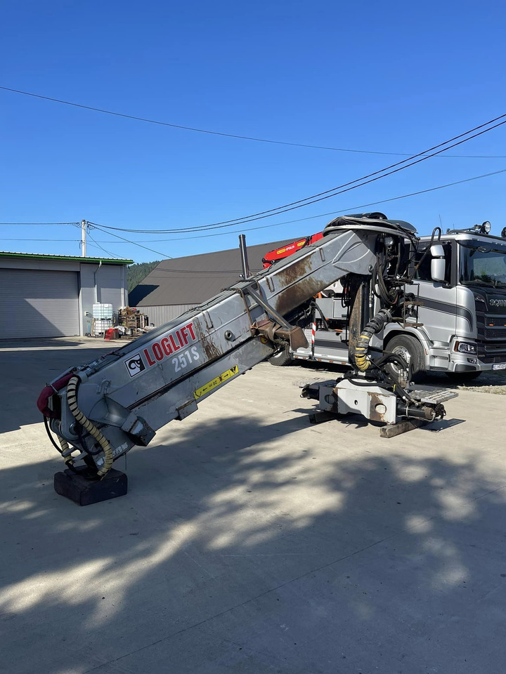 LOGLIFT 251S 88 - Loader crane: picture 1 LOGLIFT 251S 88 - Loader crane: picture 1