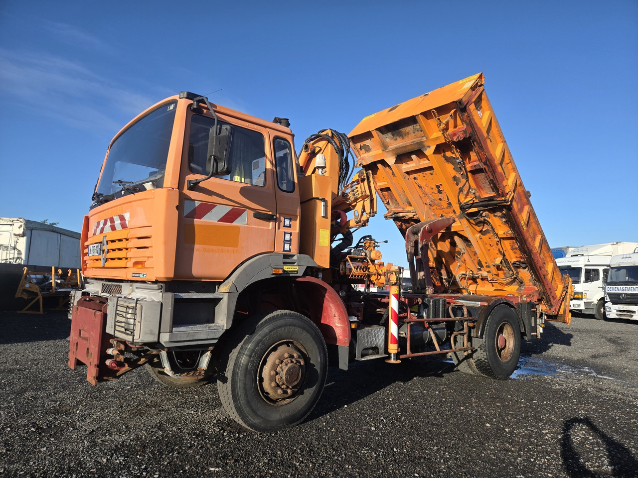 Renault G300 / 4x4 - Tipper, Crane truck: picture 1 Renault G300 / 4x4 - Tipper, Crane truck: picture 1