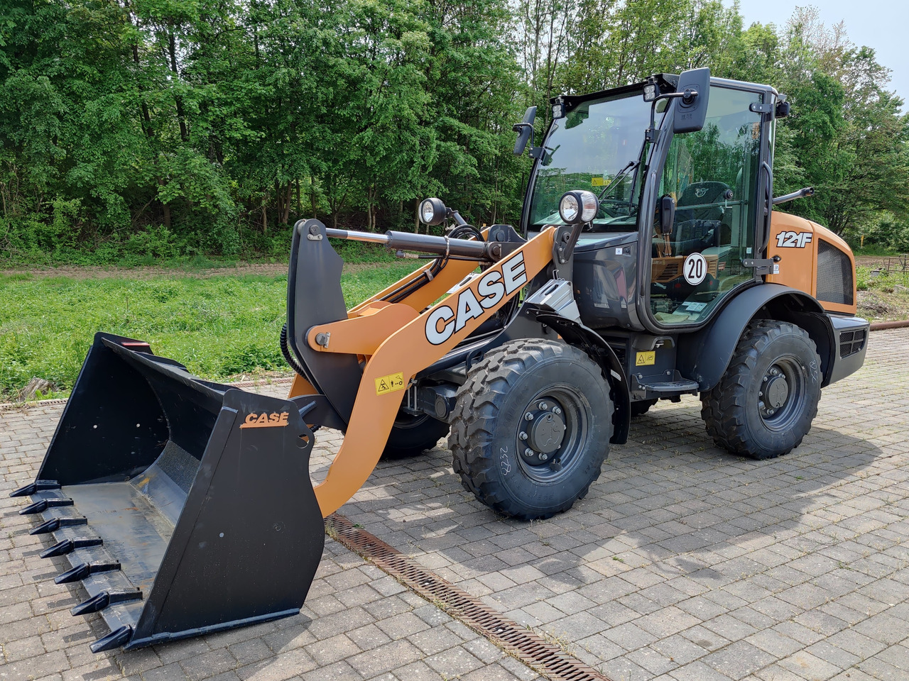 Case 121F STD ZB Radlader mit Schaufel ZB Kabine Klima HZG - Wheel loader: picture 1 Case 121F STD ZB Radlader mit Schaufel ZB Kabine Klima HZG - Wheel loader: picture 1