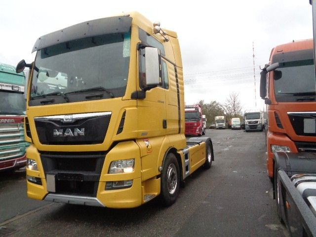 MAN XXL 520, Retarder, deutsches Fahrzeug - Tractor unit: picture 1 MAN XXL 520, Retarder, deutsches Fahrzeug - Tractor unit: picture 1