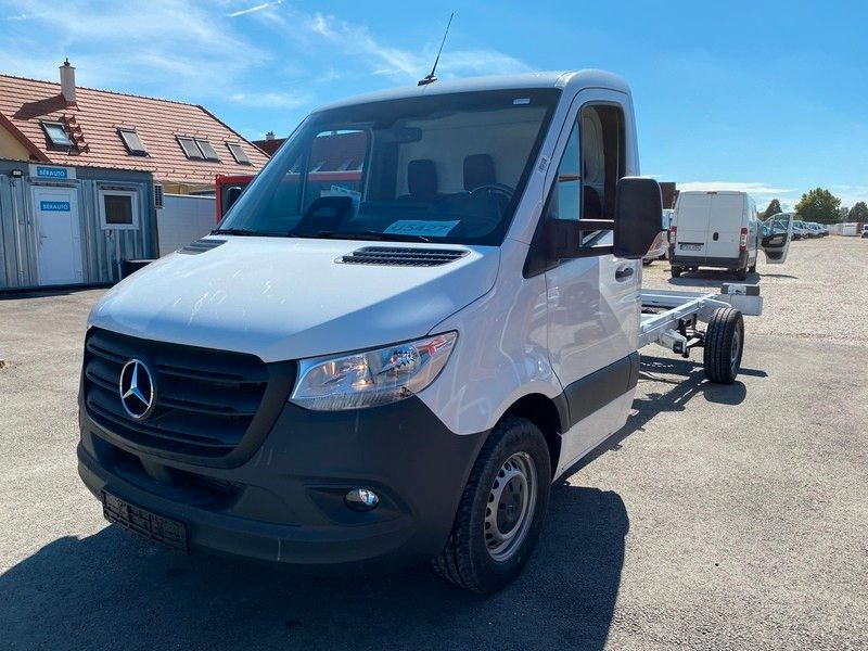 Mercedes-Benz Sprinter 319 Pritsche+Plane 3,5T Anhängelast - Curtain side van: picture 2 Mercedes-Benz Sprinter 319 Pritsche+Plane 3,5T Anhängelast - Curtain side van: picture 2