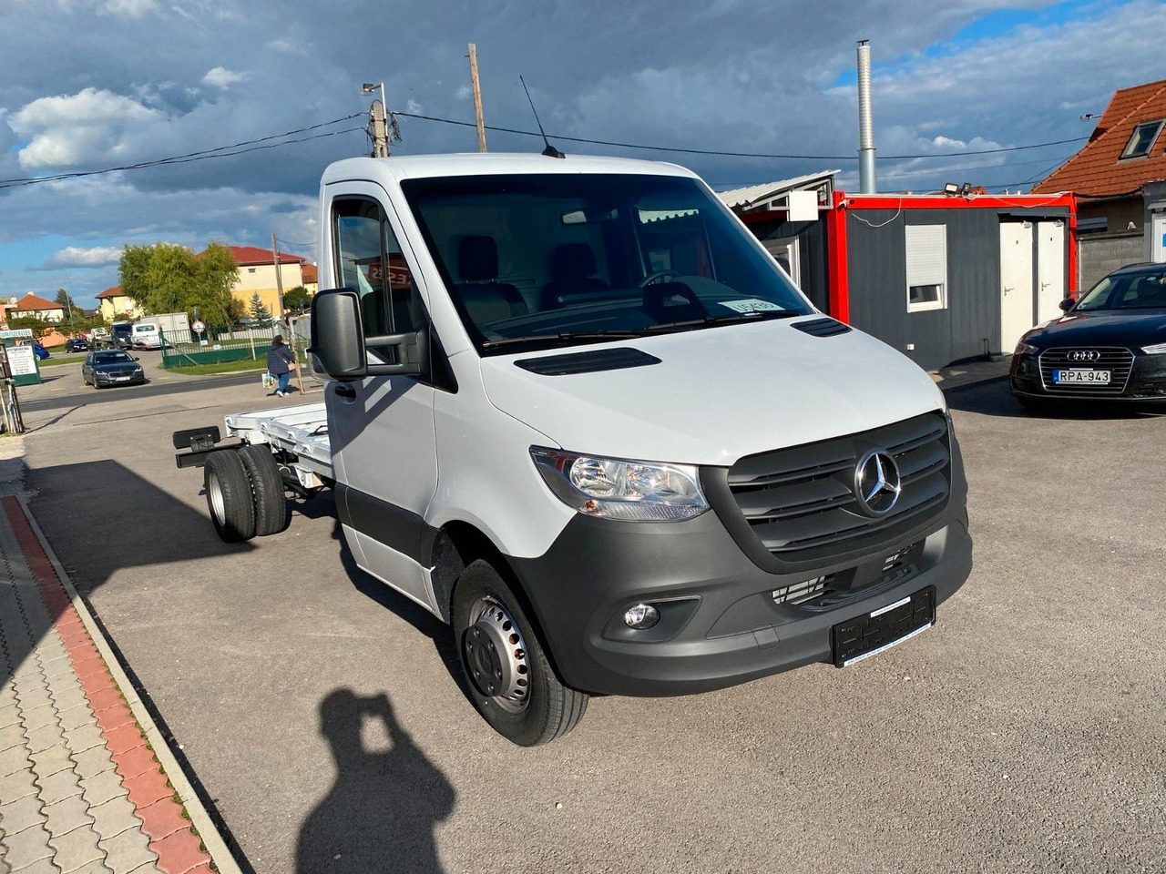 Mercedes-Benz Sprinter 319 Pritsche+Plane 3,5T Anhängelast - Curtain side van: picture 2 Mercedes-Benz Sprinter 319 Pritsche+Plane 3,5T Anhängelast - Curtain side van: picture 2